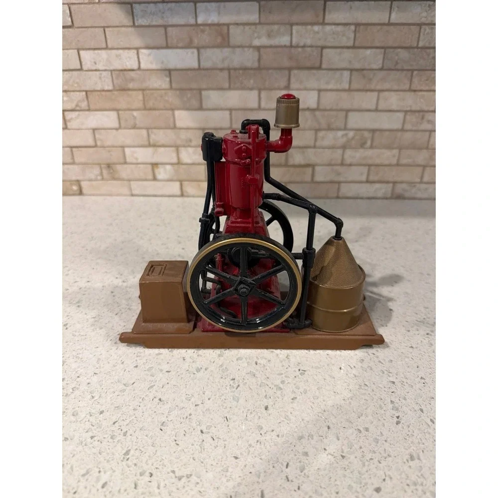 Ertl‎ IHC Titan Gasoline Engine 1/8 Scale 1994 #4352